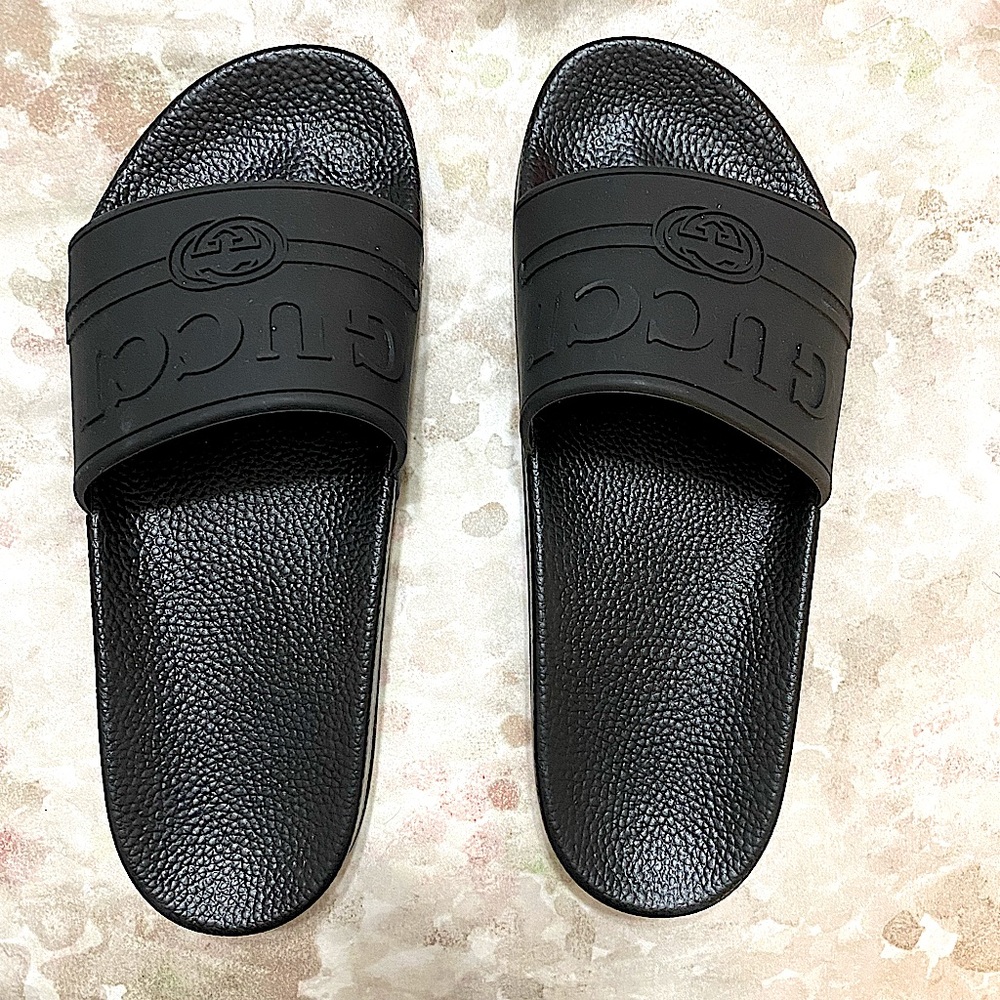 Gucci slides *not real*
